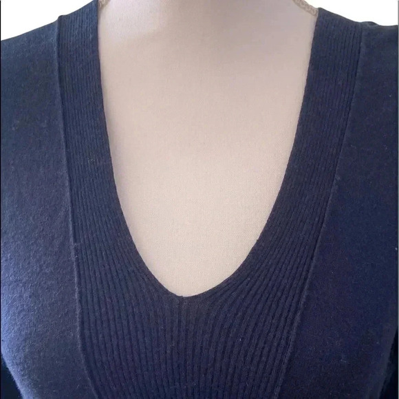 Banana Republic short sleeve sweater with short, ruched sleeves sz M EUC - Picture 2 of 9